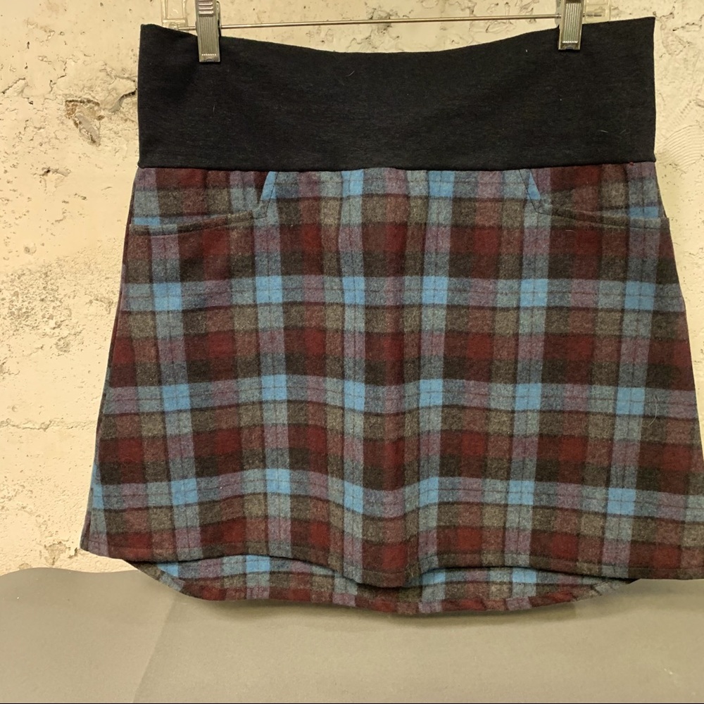 Circle Creations wool mini skirt
